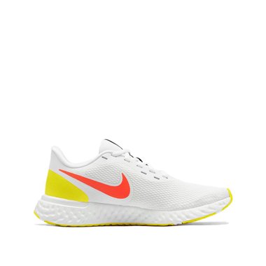 Nike Revolution 5
