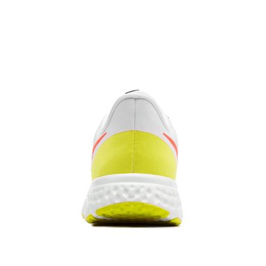 Nike Revolution 5