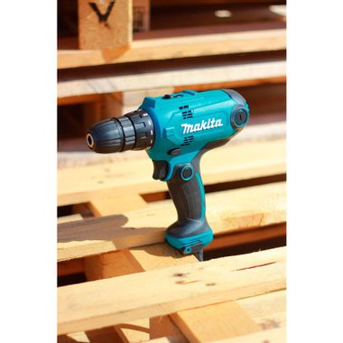 ЕЛЕКТРИЧЕСКИ ВИНТОВЕРТ MAKITA DF0300