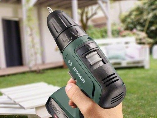 Акумулаторен винтоверт BOSCH UniversalDrill 18V 2*1.5 Ah