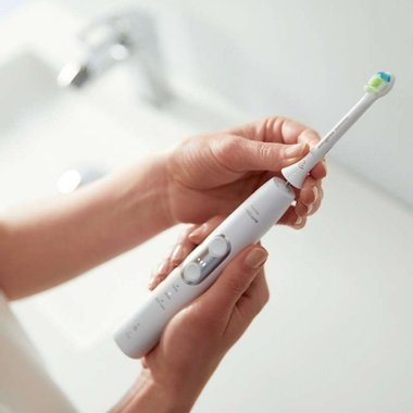  Philips Sonicare Комплект звукочестотни четки за зъби ProtectiveClean 6100 HX6877/34, бели (2 броя)