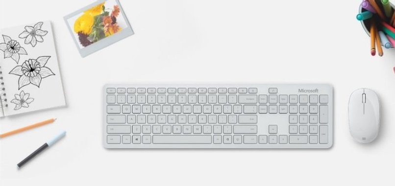 Клавиатура с мишка Microsoft QHG-00036 Keyboard Bluetooth мишка с клавиатура безжични 