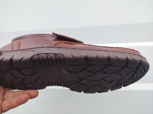  Мъжки кафяви обувки с лепенка велкро.