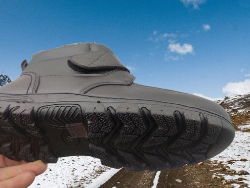  Мъжки зимни боти с лепенка велкро и цип.