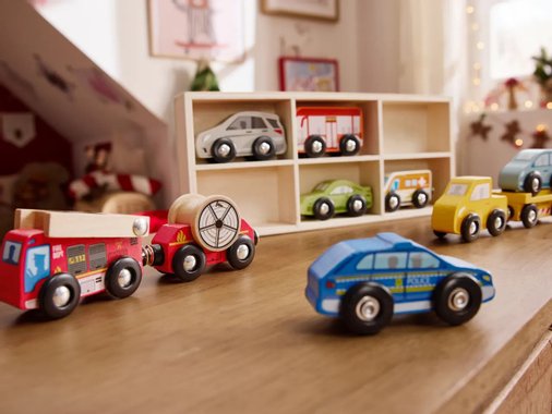 Дървена играчка