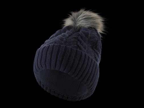 Плетена шапка