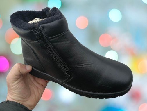 Дамски зимни боти с два ципа и топъл хастар в черно.