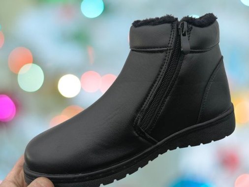 Дамски зимни боти с два ципа и топъл хастар в черно.