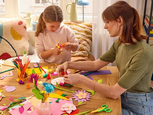 Цветна хартия или цветни картони