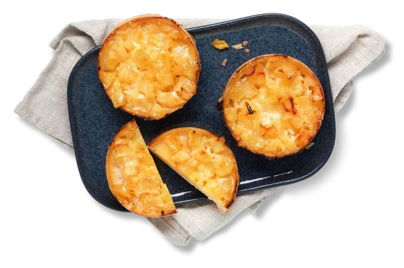 Бисквита
с ябълков пълнеж