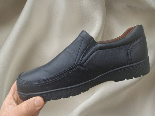 МЪЖКИ ОБУВКИ С ЛАСТИК В ЧЕРНО