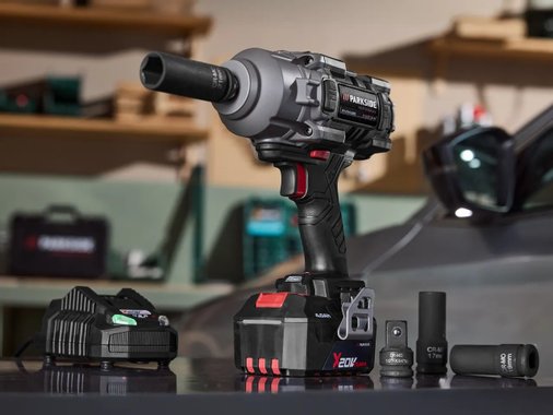 Акумулаторен ударен гайковерт