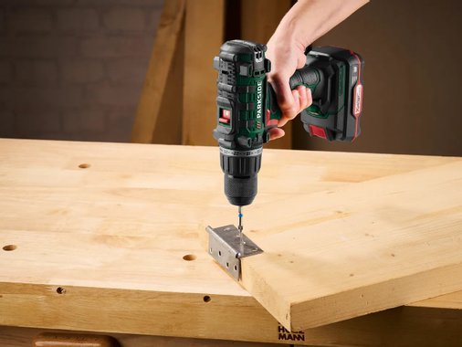 Акумулаторен пробивен винтоверт