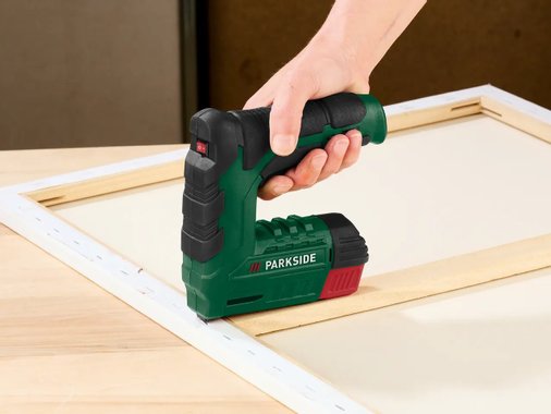 Акумулаторен такер