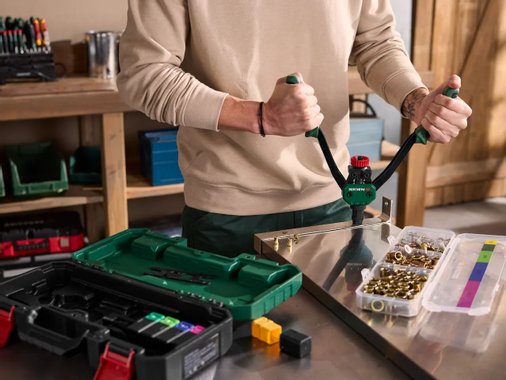 Клещи за занитване