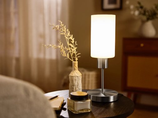 LED настолна лампа