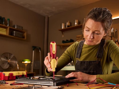 Акумулаторна отвертка