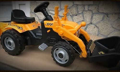Детски трактор с педали ремарке и гребло Smoby 760
