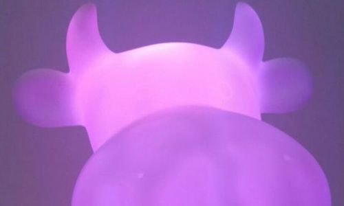 Цветна LED лампа променящи се цветове декоративна 