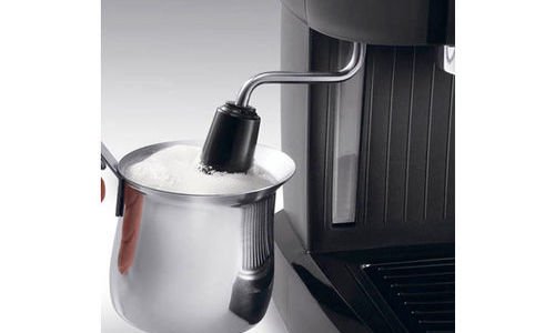 Кафемашина Delonghi EC 156.B еспресо капучино лате