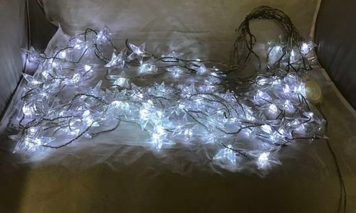 Коледна декорация Led лампички завеса звезди бели 