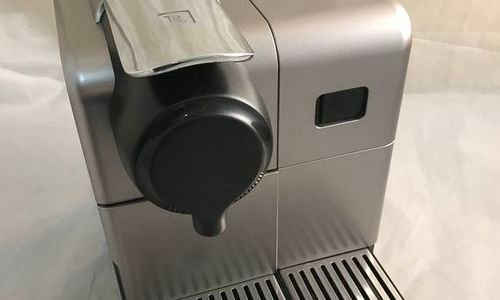 Кафемашина DeLonghi Nespresso EN550.S Lattissima е