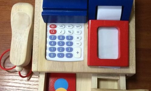 Детски касов апарат Goki дървен 