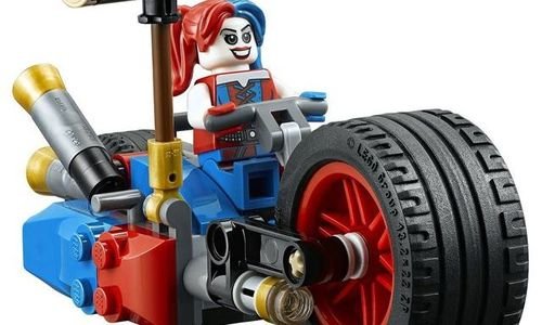 Преследване с мотори в Готъм сити LEGO DC Comics S