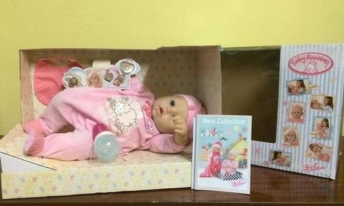 Интерактивната кукла Zapf Creation Baby Annabell 