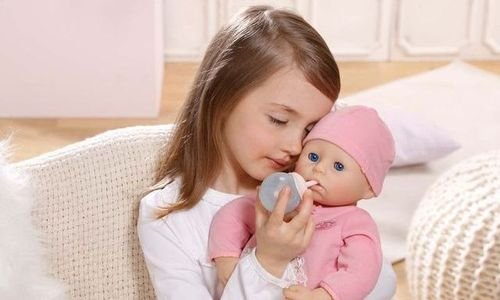 Интерактивната кукла Zapf Creation Baby Annabell 
