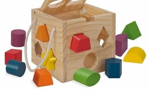 Дървенa игра с цветни форми за сортиране Eichhorn 