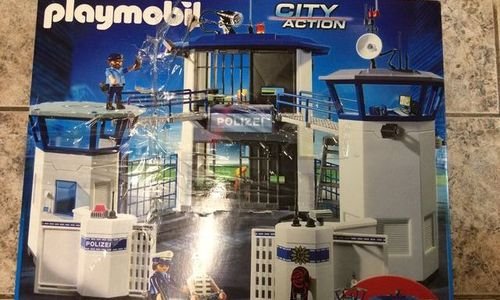 Полицейски участък Playmobil 6872 със затвор Обзав