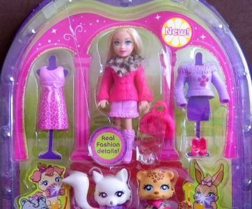Kукла Поли с дрехи и домашни любимци Polly Pocket 