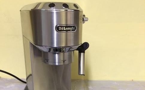 Еспресо кафе машина Delonghi Dedica EC680.M кафема