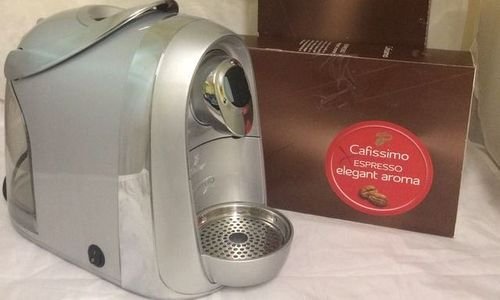 Еспресо машина + 160 капсули Tchibo Cafissimo Comp