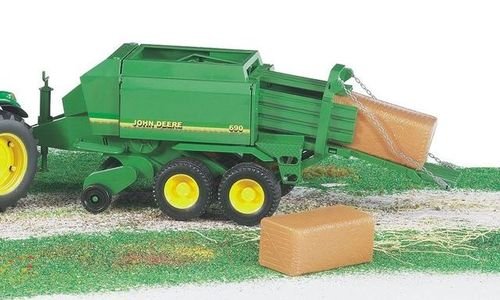 Ремaрке балопресa Bruder 02017 John Deere мащаб 01