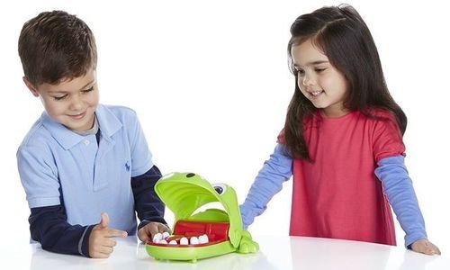 Детска настолна игра Зъболекар на крокодил Hasbro 