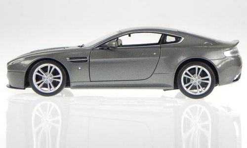 Метален модел кола Aston Martin V12 Welly 24017 Ne