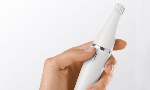Епилатор и четка Braun Face 810 за лице и почиства