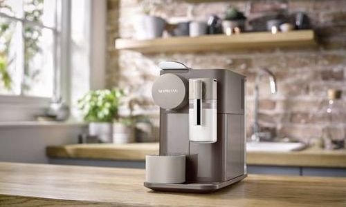 Кафе машина Delonghi Nespresso Lattissima EN 500.B