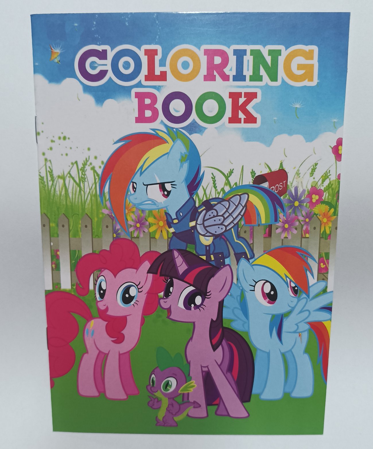 Книжка с любими герои, за оцветяване + стикери | Kristaltoys | Oferta.bg