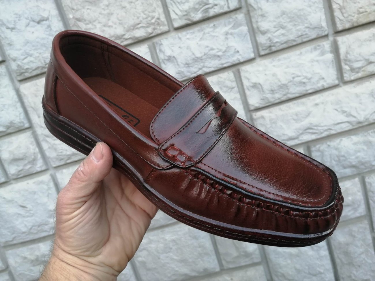 Мъжки обувки мокасини в кафяв цвят (антик)
