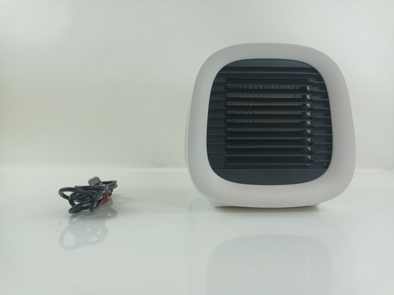 Мини въздушен охладител Evapolar EV-500 evaChill 800мл 4 скорости вентилатор с вода LED светлини преносим охладител мобилен климатик