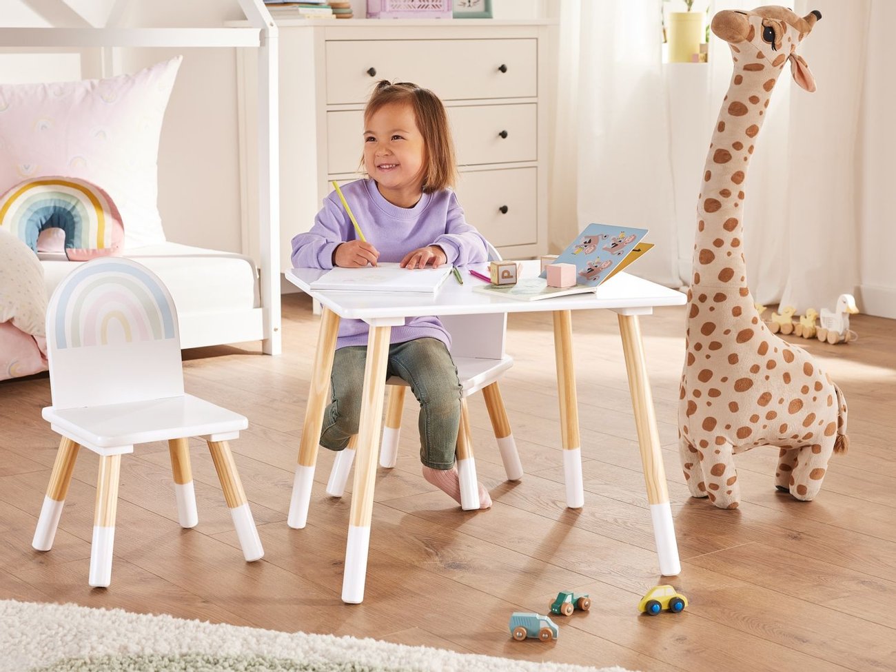 Детска маса със столчета